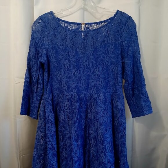 FREE PEOPLE Lace Layered Dress Fit & Flare XS Vibrant  Blue 3/4 sleeve Knee leng - Picture 2 of 8